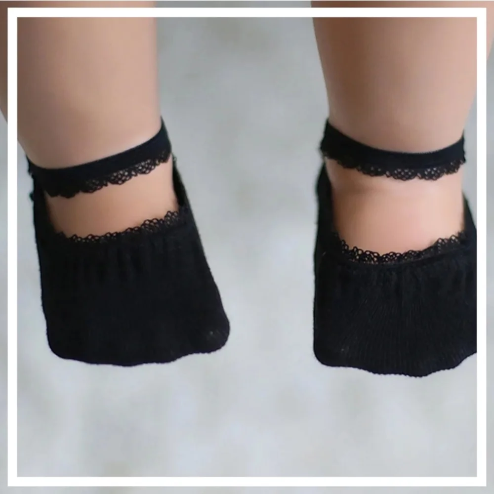 Newborn Baby Girl Black Ankle Socks with Lace Ruffle Infant Non-Skid Photo Prop